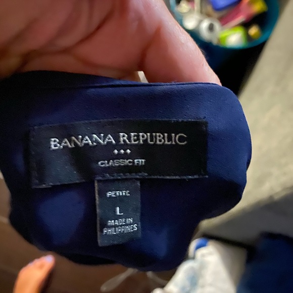 A Banana Republic dressy shirt. - Picture 2 of 4